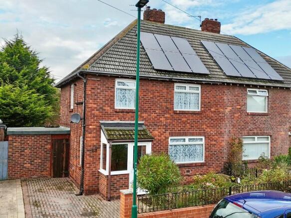 3 bed property, in Geneva Drive, £120,000