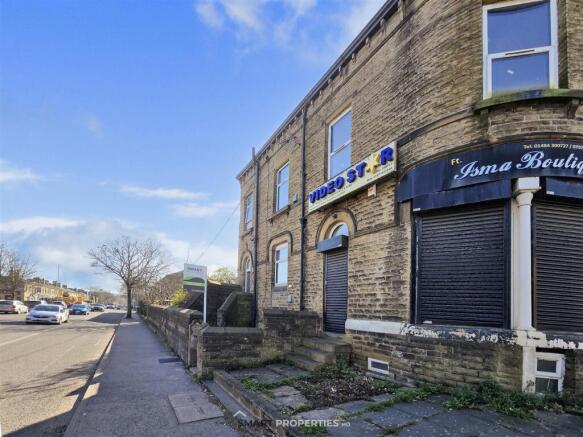 3 bed property, in Bradford Road, £160,000