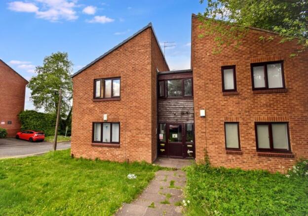 1 bed property, in 728 Parkfield Road, £15,000