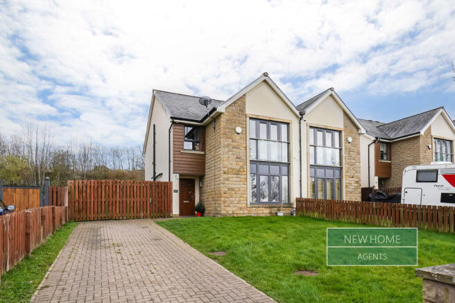 4 bed property, in Holden Road, £270,000