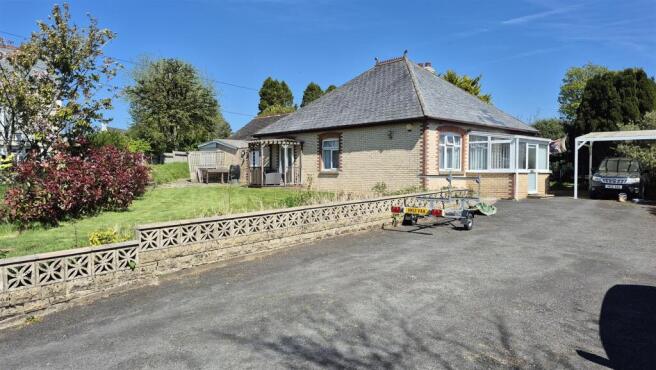 3 bed property, in Chulmleigh EX18, £380,000
