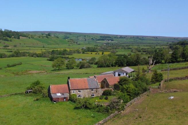 4 bed property, in Bainleyside Farm, £625,000