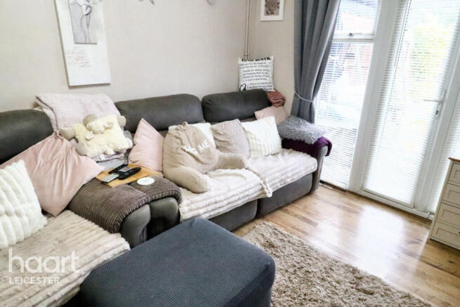 3 bed property, in The Avenue, £265,000