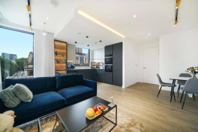 2 bed property, in Vermont House, £1,065,000