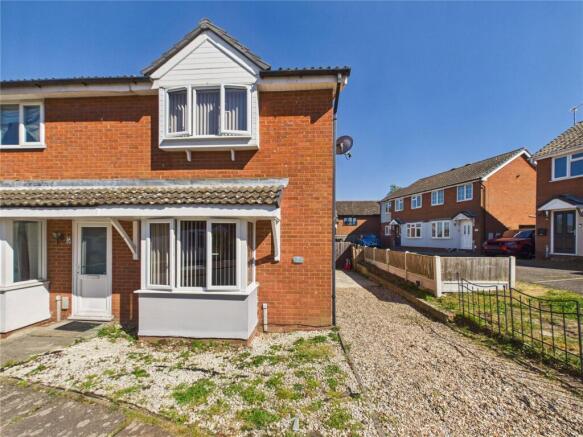 2 bed property, in Lydgate Close, £255,000