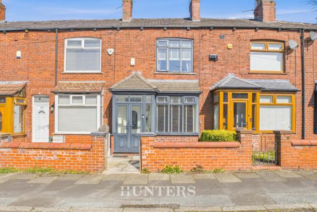 2 bed property, in Green Street, £180,000