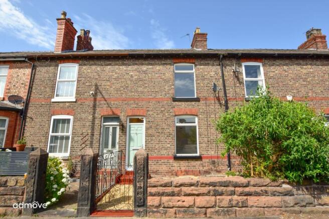 2 bed property, in Navigation Road, £350,000