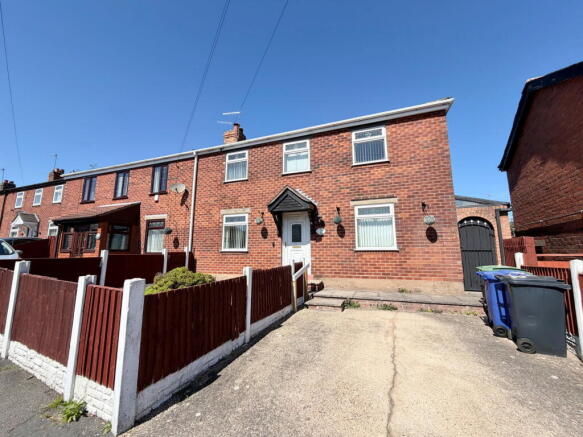 3 bed property, in White City Road, £174,950