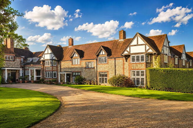 4 bed property, in Goodings Lane, £550,000