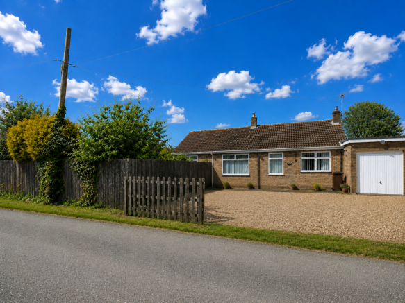 3 bed property, in Roman Bank, £249,995