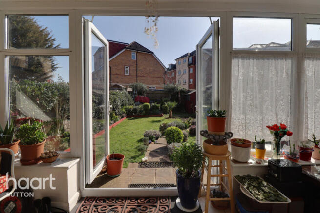 3 bed property, in Central Road, £540,000