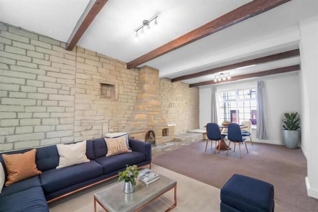 4 bed property, in New Street, £230,000