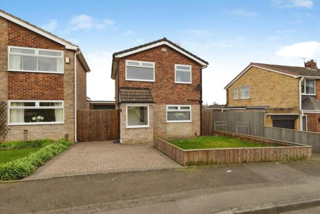 3 bed property, in Seymour Avenue, £180,000