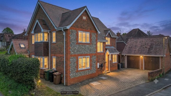 4 bed property, in Dean Wood Close, £799,999