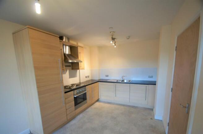 2 bed property, in Wren Nest Mill, £106,000