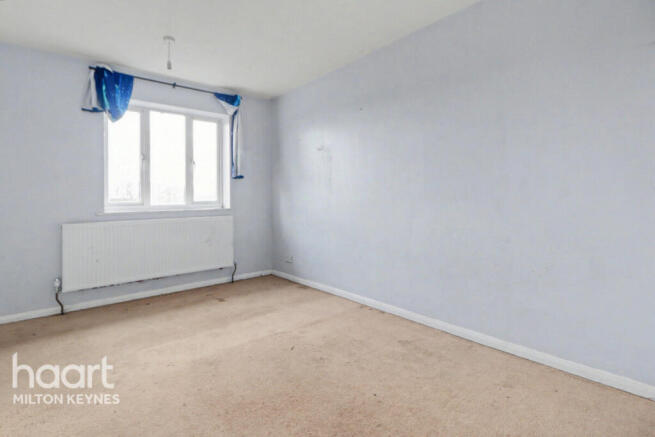 2 bed property, in Hexham Gardens, £230,000