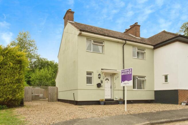3 bed property, in Hartfield Road, £250,000