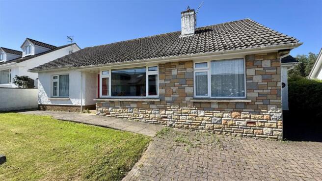 3 bed property, in Orchard Grove, £665,000