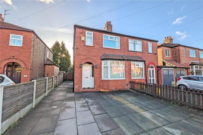 3 bed property, in Bowness Avenue, £315,000
