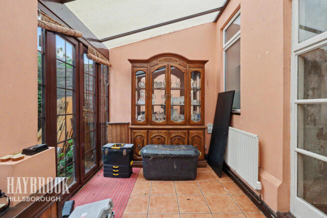 2 bed property, in Pearson Street, £70,000