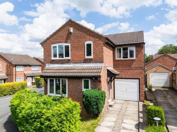 4 bed property, in Plane Tree Croft, £475,000