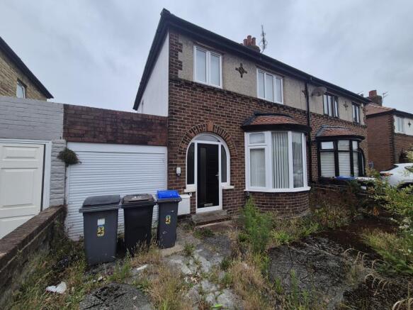 3 bed property, in 8 Joyce Avenue, £90,000