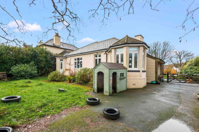 3 bed property, in Exeter Road, £550,000