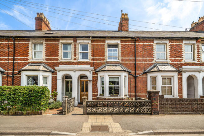 3 bed property, in Reading Road, £500,000