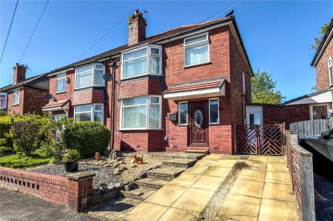 3 bed property, in Alan Avenue, £250,000
