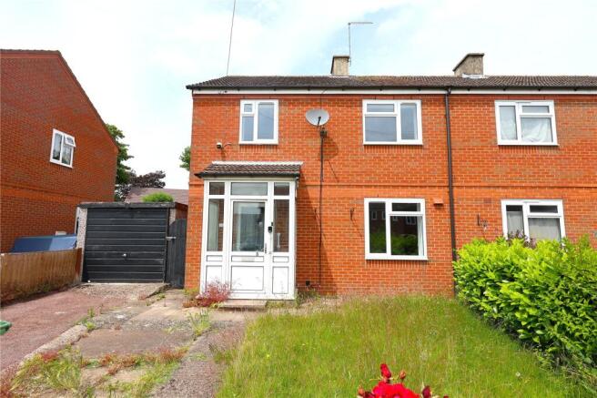 3 bed property, in Steeple Close, £80,000