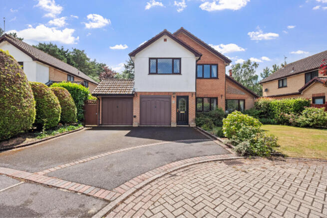 4 bed property, in Sandford, £535,000