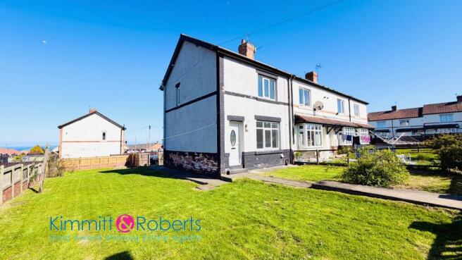 2 bed property, in Colling Avenue, £90,000