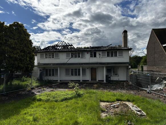 Land, in Broadway, £600,000