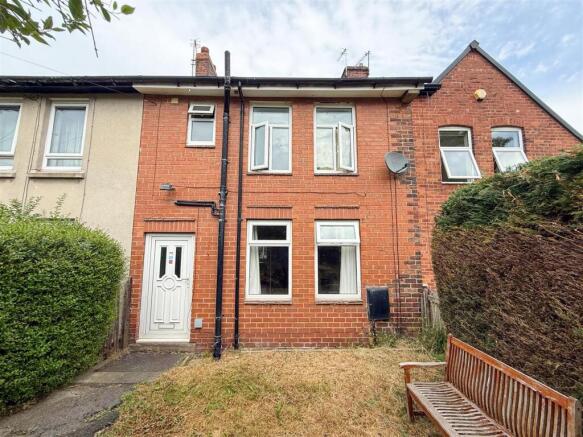 3 bed property, in Heavygate Avenue, £240,000