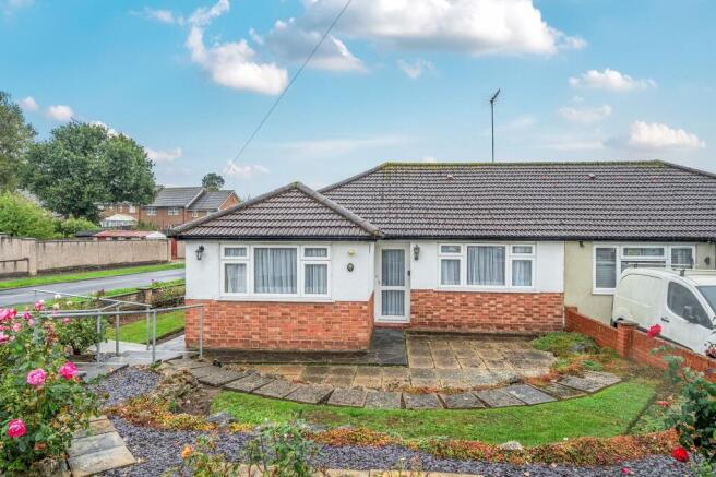 3 bed property, in Carpenders Avenue, £525,000