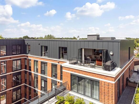 3 bed property, in Imperial House, £695,000