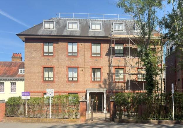 1 bed property, in 20 Rutland House, £110,000