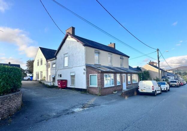 15 bed property, in Foelas Residential Home, £275,000