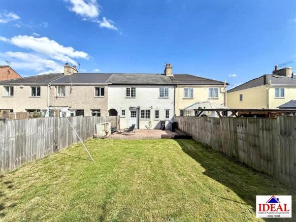 3 bed property, in Doncaster Road, £130,000