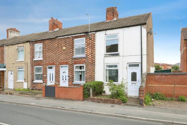 2 bed property, in Netherton Road, £60,000