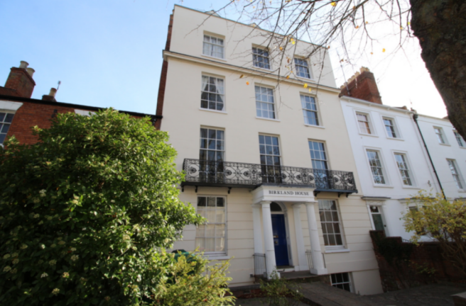 1 bed property, in Portland Street, £145,000
