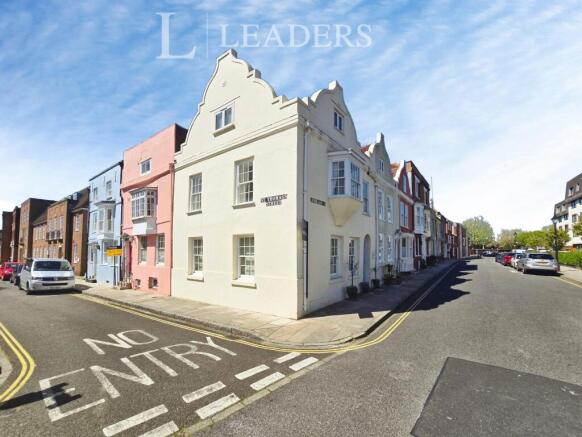 2 bed property, in Lombard Street, £475,000