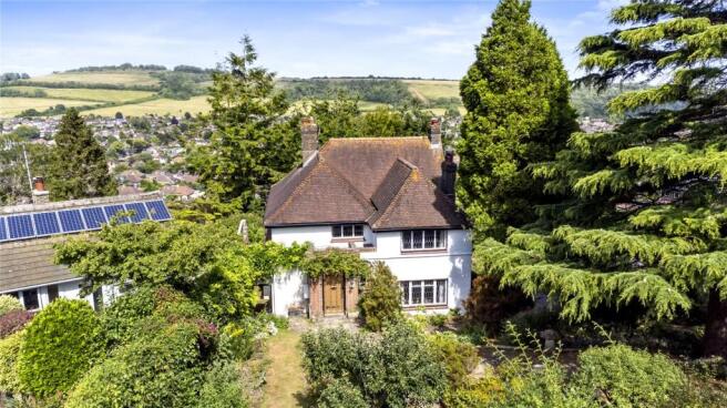 3 bed property, in Mill Lane, £800,000