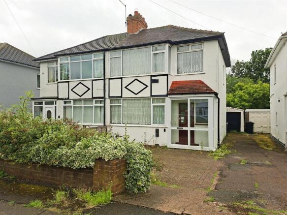 3 bed property, in The Radleys, £200,000