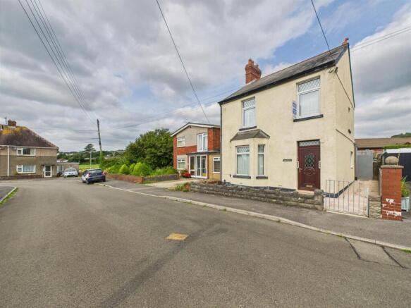 3 bed property, in Sussex Road, £160,000