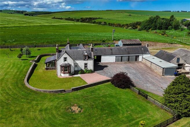5 bed property, in Upper Thorneybank Farmhouse, £570,000