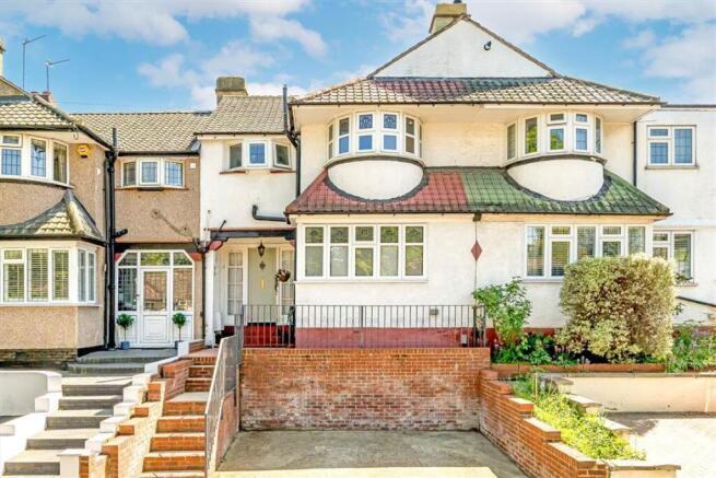 3 bed property, in Ridgeway Drive, £525,000