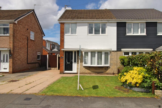 3 bed property, in Concorde Avenue, £190,000