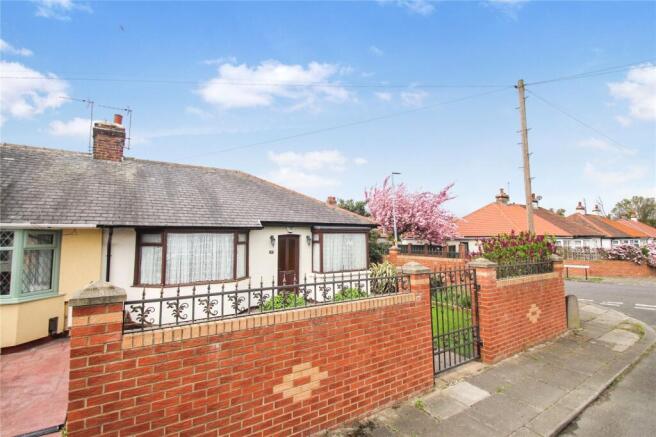 3 bed property, in Birchgate Road, £210,000