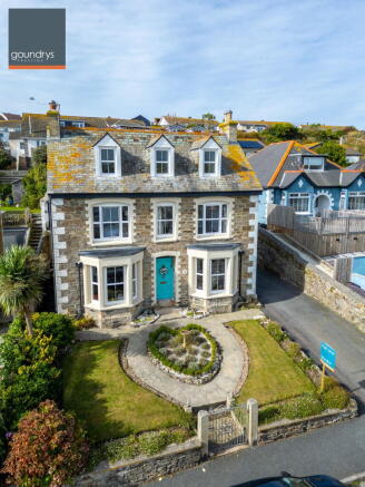 5 bed property, in Tywarnhayle Road, £685,000